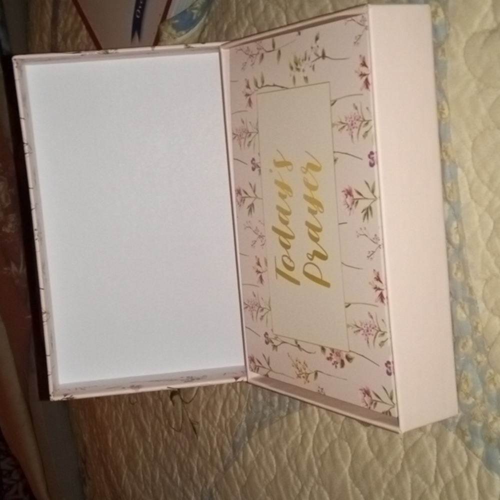 Prayer Cards In Decorative box - Picture 7 of 7